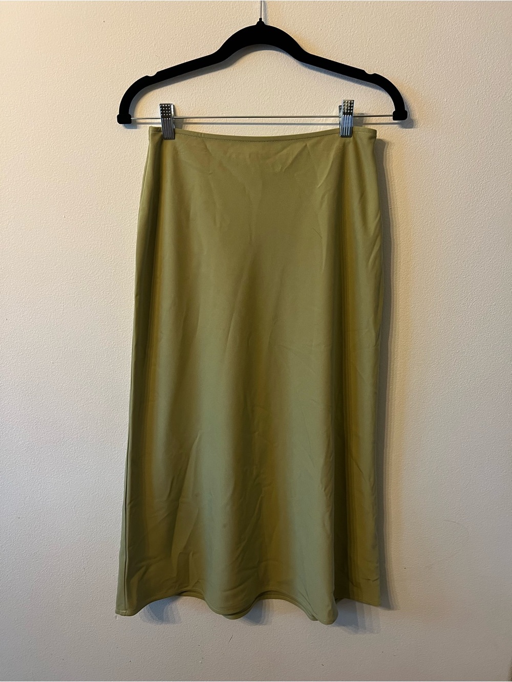Streamlined Olive Midi Skirt - Women's Effortless Silhouette